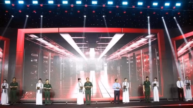 The Military Industry and Telecommunications Group (Viettel) starts the construction of the Viettel High-Tech Development Research and Data Centre in Tan Phu Trung Industrial Park, Cu Chi District, Ho Chi Minh City. (Photo: VNA)