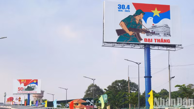 Ho Chi Minh City not only dons the colours of celebration but also embodies the vibrant vitality of a modern metropolis, 50 years after the Liberation of the South and National Reunification (April 30, 1975 – April 30, 2025).