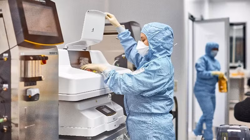 The promising cancer vaccine based on the leading modern mRNA technology that Russia recently announced, will be brought to Viet Nam. 