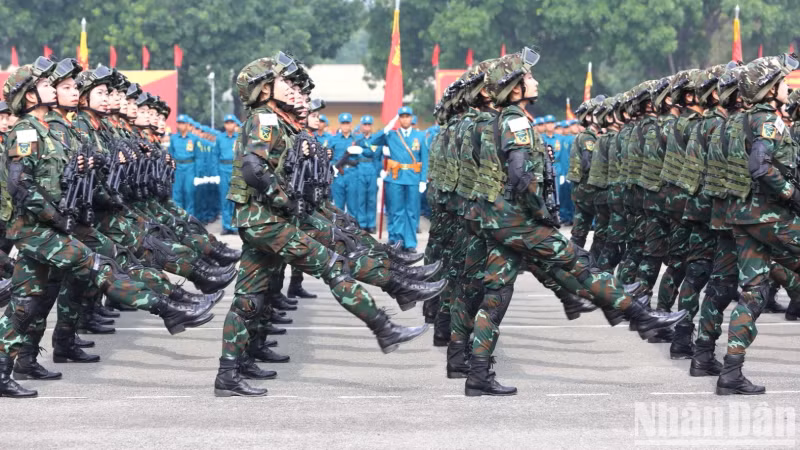 Female commando soldier.