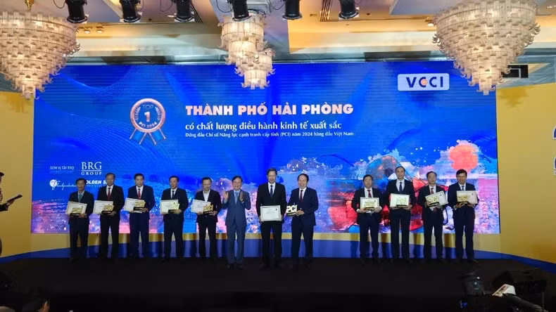 Representatives of the 10 localities with the leading scores in the 2024 PCI rankings receive commemorative medals.