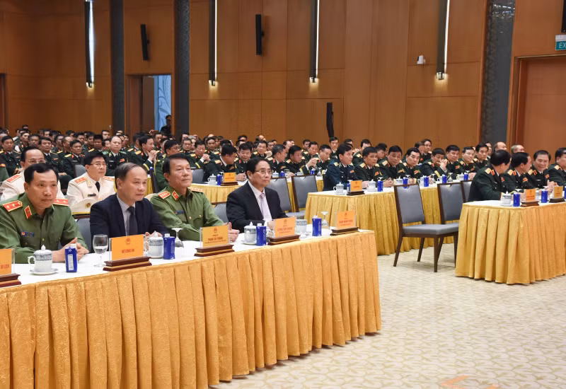 Prime Minister Pham Minh Chinh and delegates attend the ceremony.
