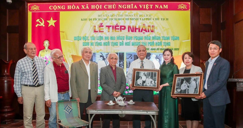 At the handover ceremony (Photo: VNA)