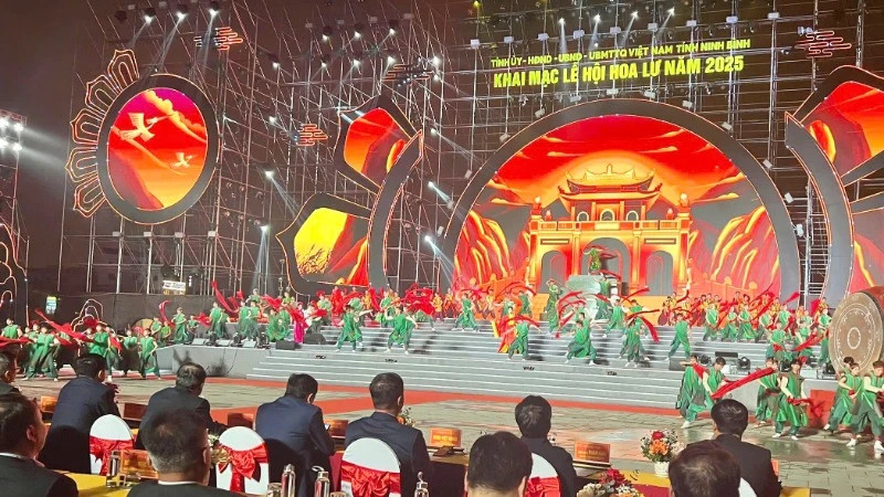 A special artistic programme performed at the opening ceremony