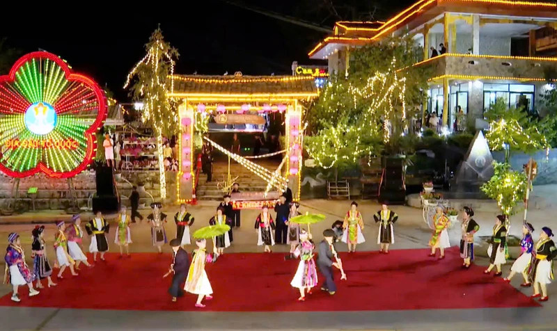 The H’Mong Khen Festival opens on the evening of April 24 in Dong Van Town, Dong Van District, Ha Giang Province