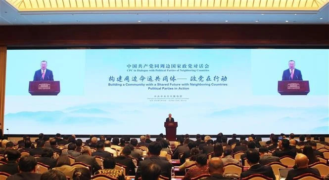 Minister of the CPC Central Committee's International Department Liu Jianchao speaks at the dialogue. (Photo: VNA)