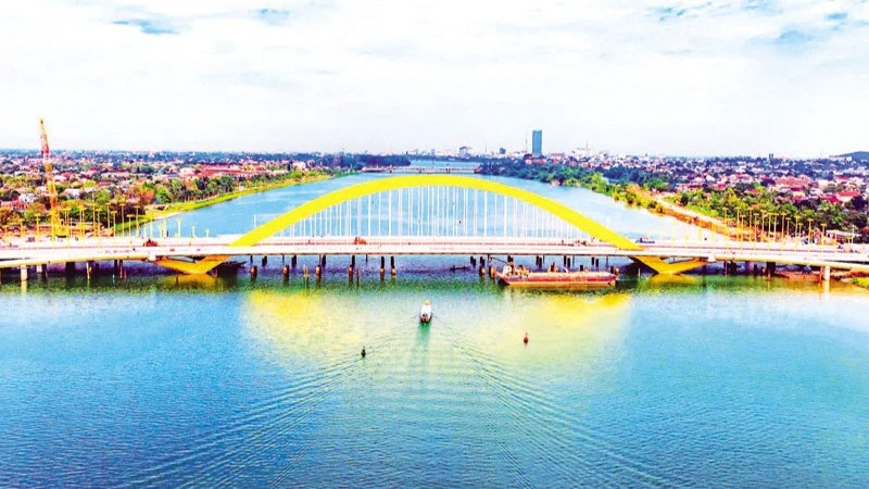 The bridge crossing Huong River is a key project, reducing traffic pressure and creating a highlight for Hue's urban landscape.