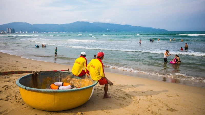 Vietnamese families prioritise beach vacations during summer. (Illustrative photo: vietnam.travel)