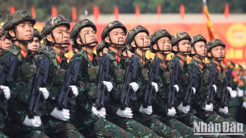 Over 10,000 people take part in the joint rehearsal for national reunification celebration. 