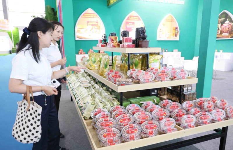 Vietnamese staples are being showcased at the Hunan (Huaihua) RCEP Economic and Trade Expo. (Photo: VNA)