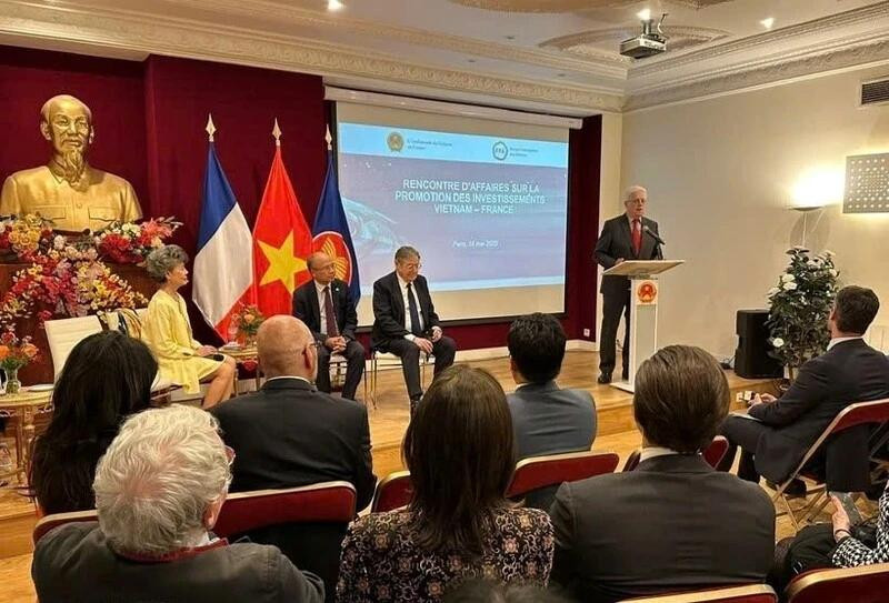Viet Nam-France investment promotion forum held in Paris. (Photo: VNA)