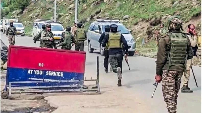 Indian security officers are deployed to the scene (Photo: ANI/VNA)