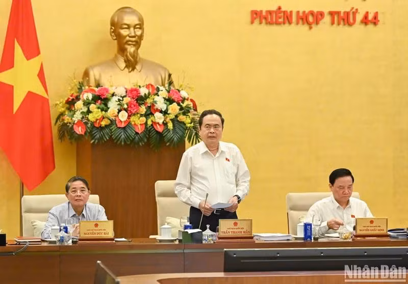 NA Chairman Tran Thanh Man speaks at the NA Standing Committee’s 44th session. 