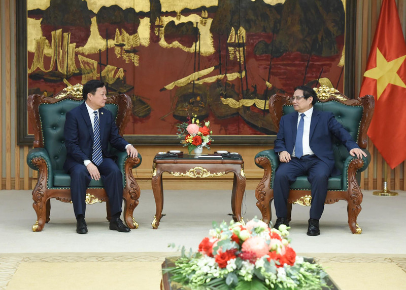 Prime Minister Pham Minh Chinh receives Chairman of the Commercial Aircraft Corporation of China, Ltd. (COMAC) He Dongfeng.