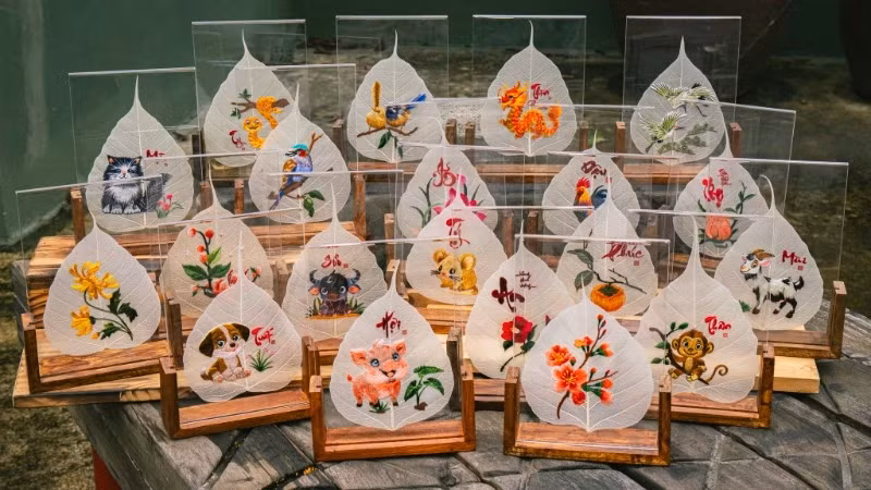 The embroidery process on bodhi leaves is both intricate and distinctive.