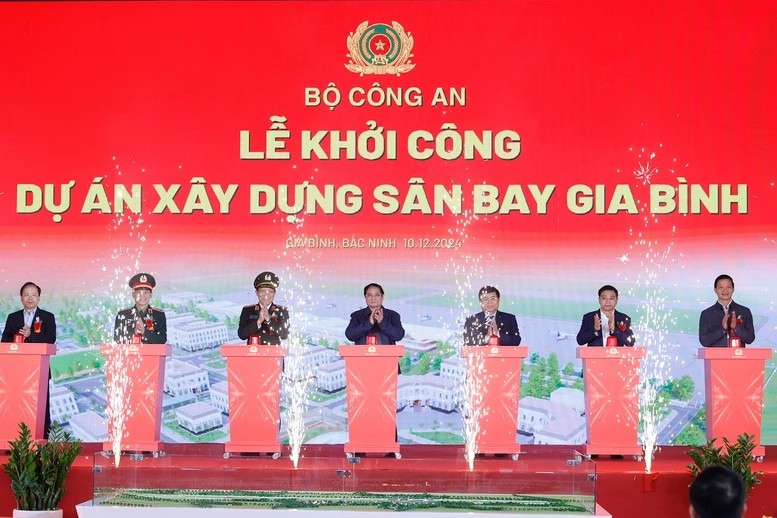 Prime Minister Pham Minh Chinh and delegates conducted the groundbreaking ceremony for the Gia Binh Airport construction project on December 10, 2024. (Illustrative photo: baochinhphu.vn)