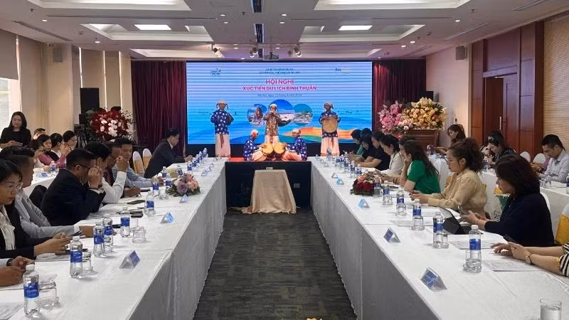 Binh Thuan promotes tourism in Hanoi.