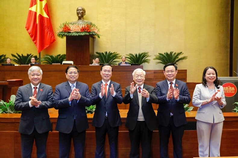 General Secretary Nguyen Phu Trong and Party and State leaders congratulate Vo Van Thuong on his election as Vietnamese President.