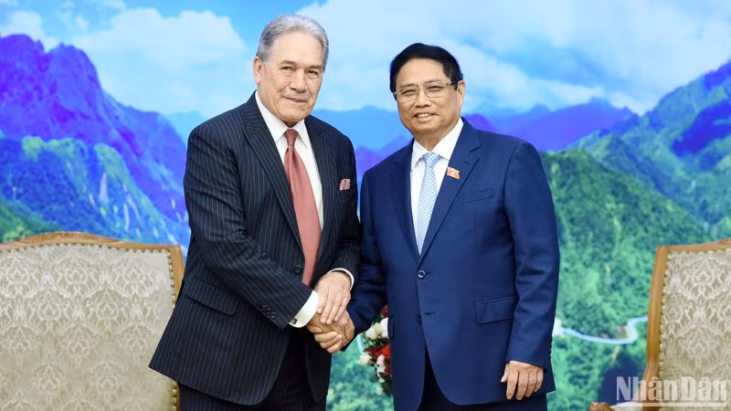 PM Pham MInh Chinh and Deputy Prime Minister and Minister of Foreign Affairs of New Zealand Winston Peters. (Photo: Tran Hai)