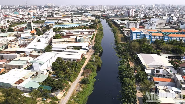 The current state of the canal.