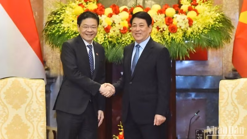 President Luong Cuong and Singaporean PM Lawrence Wong. (Photo: Thuy Nguyen)