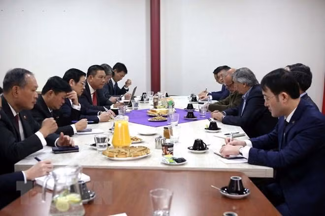 At a meeting with CPC General Secretary Lautaro Carmona (Photo: VNA)