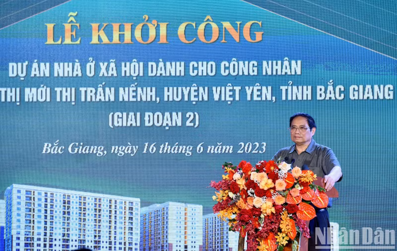 PM Pham Minh Chinh thanks enterprises that work with the government in building social housing for workers and low-income earners.
