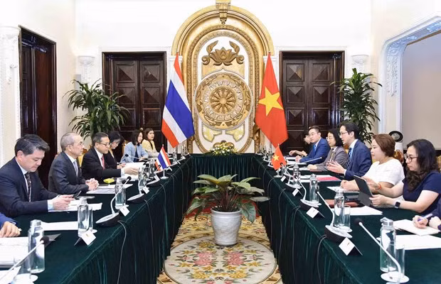 The ninth political consultation between Vietnam and Thailand in Hanoi on June 13 (Photo: VNA)
