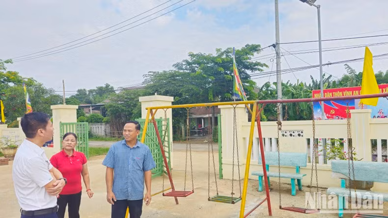 Flood-proof community houses are also playgrounds for children.