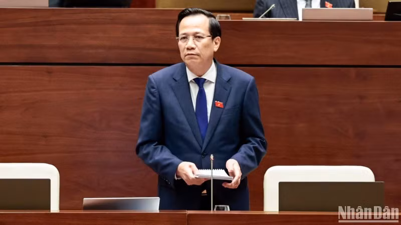 Minister of Labour, Invalids and Social Affairs Dao Ngoc Dung speaks at the meeting. (Photo: NDO/Duy Linh)