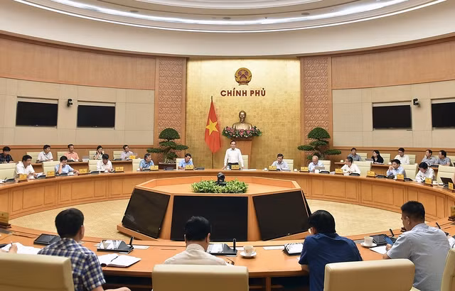 Deputy PM Tran Luu Quang speaks at the meeting. (Photo: VGP)