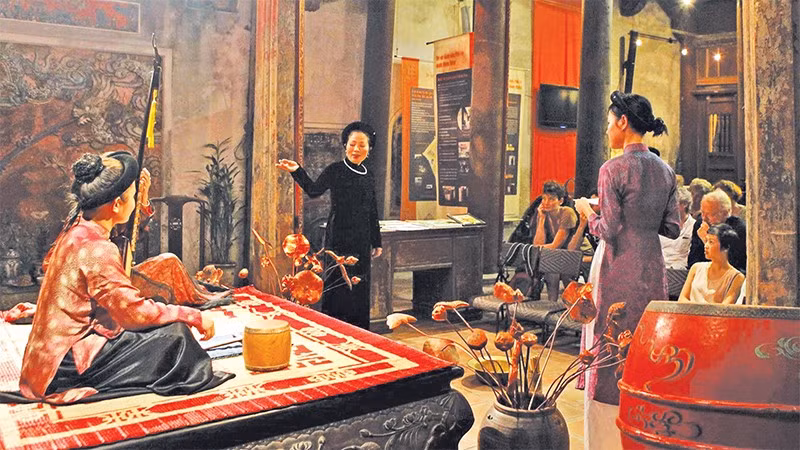 Ca tru - one of Vietnam's cultural heritages.