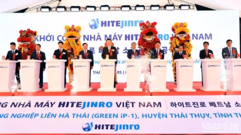 The ground-breaking ceremony for the soju plant in Thai Binh.