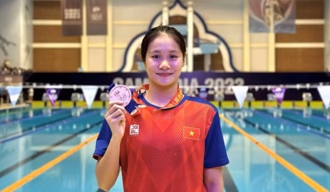 Swimmer Vo Thi My Tien.