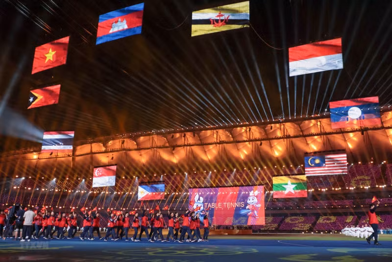 The Vietnamese delegation march at Morodok Techo Stadium. The Vietnamese delegation march at Morodok Techo Stadium.