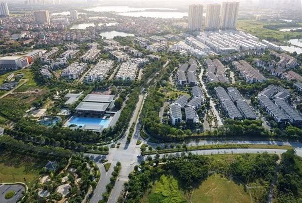 Real estate prices from now until the end of the year will have no sudden changes, but the sector is expected to rise next year.