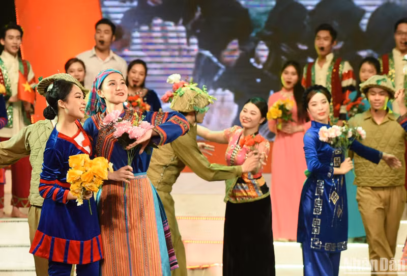 A performance at the event. (Photo: Tran Hai)