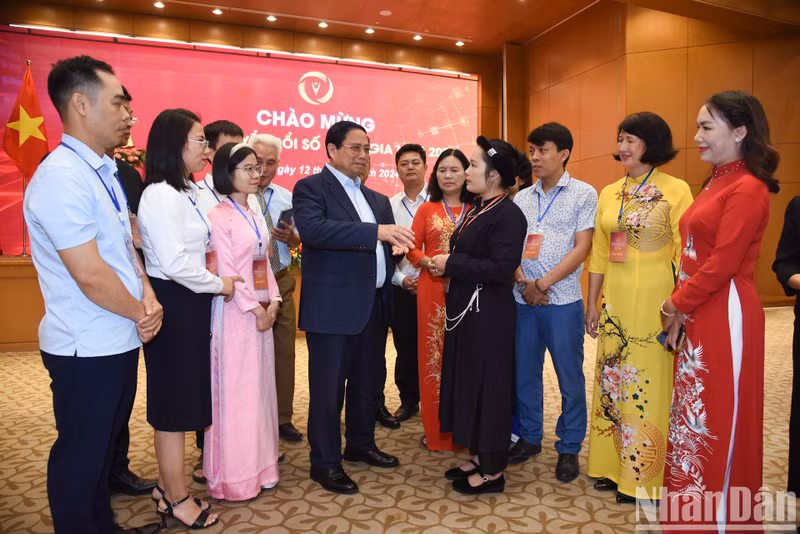 PM Pham Minh Chinh and delegates at the event.