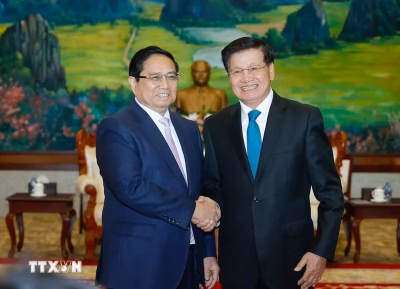 PM Pham Minh Chinh meets with Lao General Secretary and President Thongloun Sisoulith. (Photo: VNA)