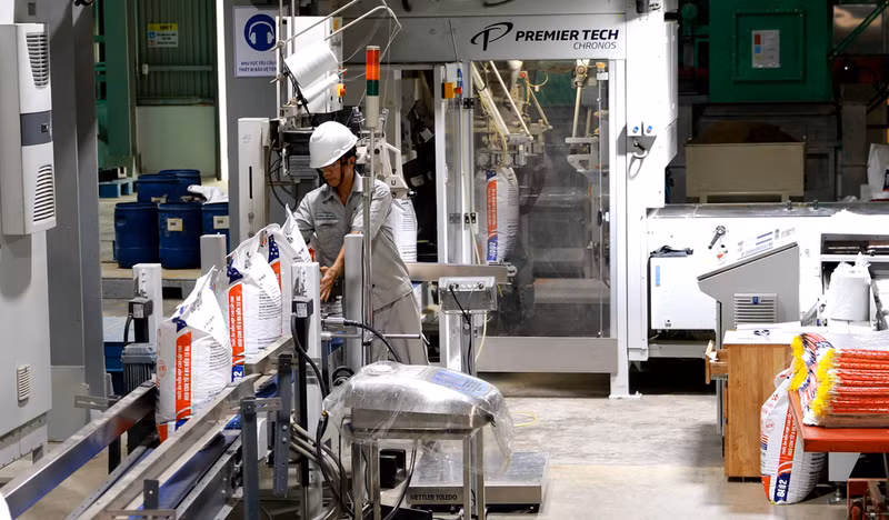 Vietnam’s industrial production bouncing back strongly creates bigger momentum for economic growth.