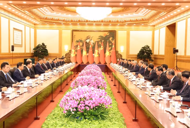 The talks between Vietnamese General Secretary, President To Lam and Chinese General Secretary, President Xi Jinping. (Photo: VNA)