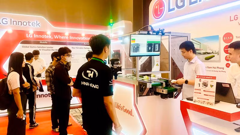 Introducing LG's advanced manufacturing technology in Hai Phong.