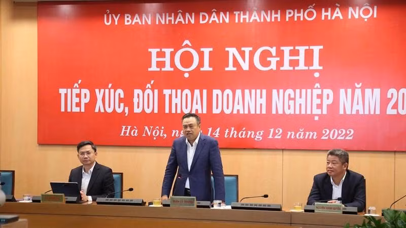 Hanoi Chairman Tran Sy Thanh speaks at the conference.