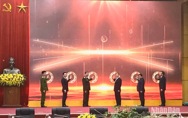 The ceremony to link the national land and population databases.