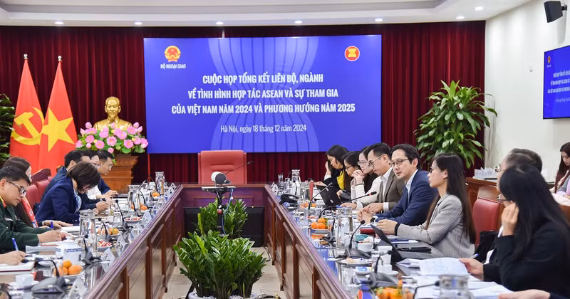 At the meeting (Photo: VNA)