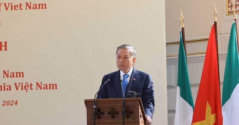 General Secretary of the Communist Party of Vietnam Central Committee and State President To Lam delivers a speech at Trinity College Dublin in Ireland. (Photo: VNA)