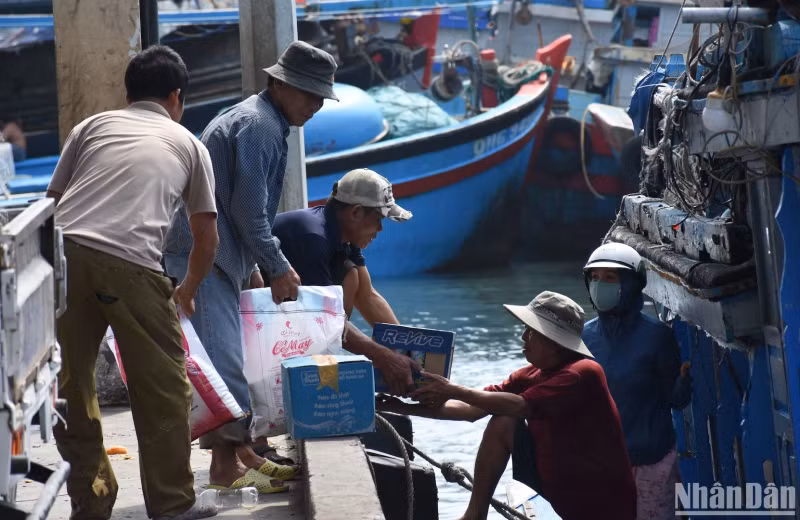 Food and drink are prepared by the fishermen for the first fishing trip.