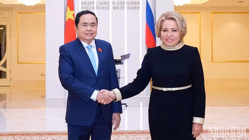 National Assembly Chairman Tran Thanh Man (left) and Speaker of the Federation Council of the Federal Assembly of the Russian Federation Valentina Ivanovna Matvienko. (Photo: VNA)