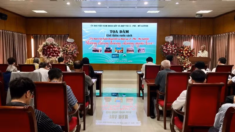 The seminar is held by the Vietnam Committee for Asian-African-Latin American Solidarity and Cooperation.