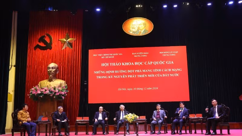 A roundtable discussion was held during the scientific conference on “Revolutionary breakthrough orientations in the new era of national development”.